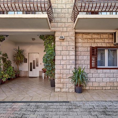 Apartments Ljubica Makarska Bagian luar foto
