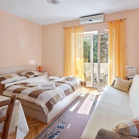 Apartments Ljubica Makarska Bagian luar foto