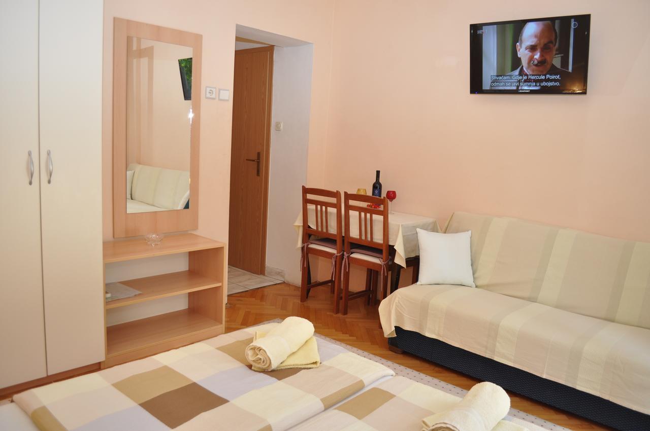 Apartments Ljubica Makarska Bagian luar foto