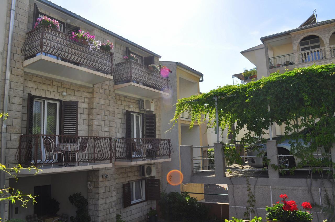 Apartments Ljubica Makarska Bagian luar foto