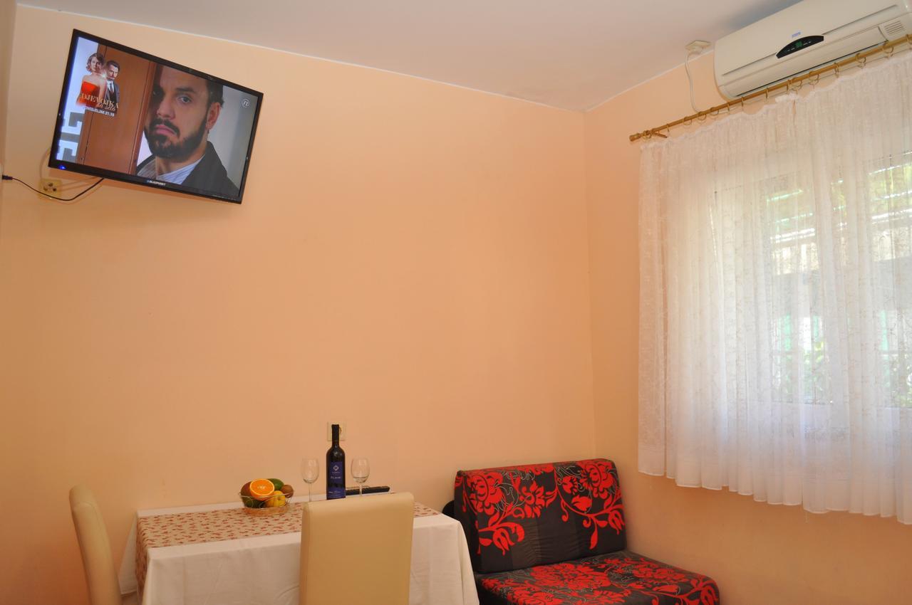Apartments Ljubica Makarska Bagian luar foto