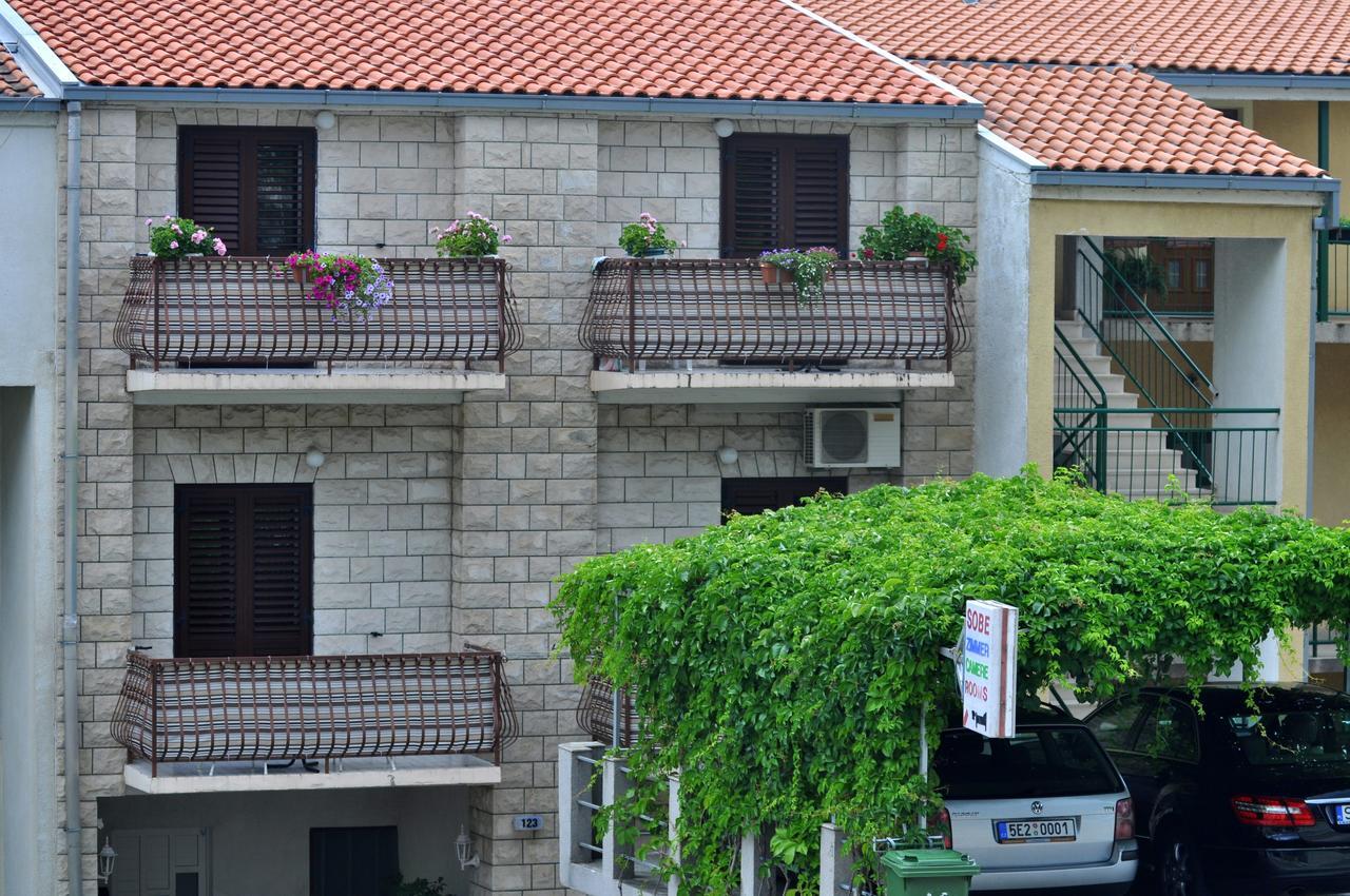 Apartments Ljubica Makarska Bagian luar foto